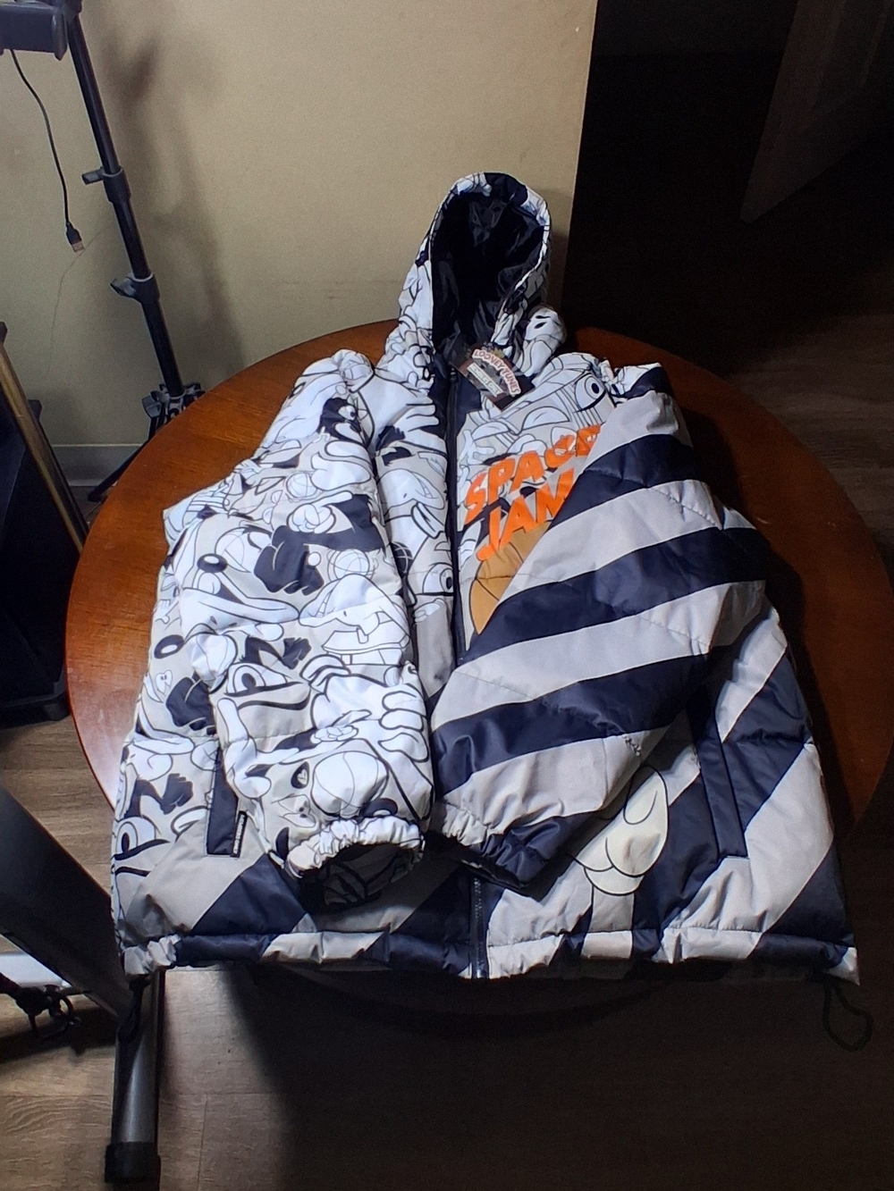 New Warner Bros. Looney Tunes Members Only Jacket - Black, White, Red - Picture 2 of 8